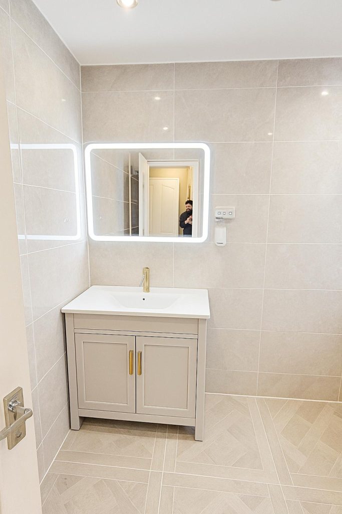 Full Bathroom Refurbishment Carlton Avenue, N14